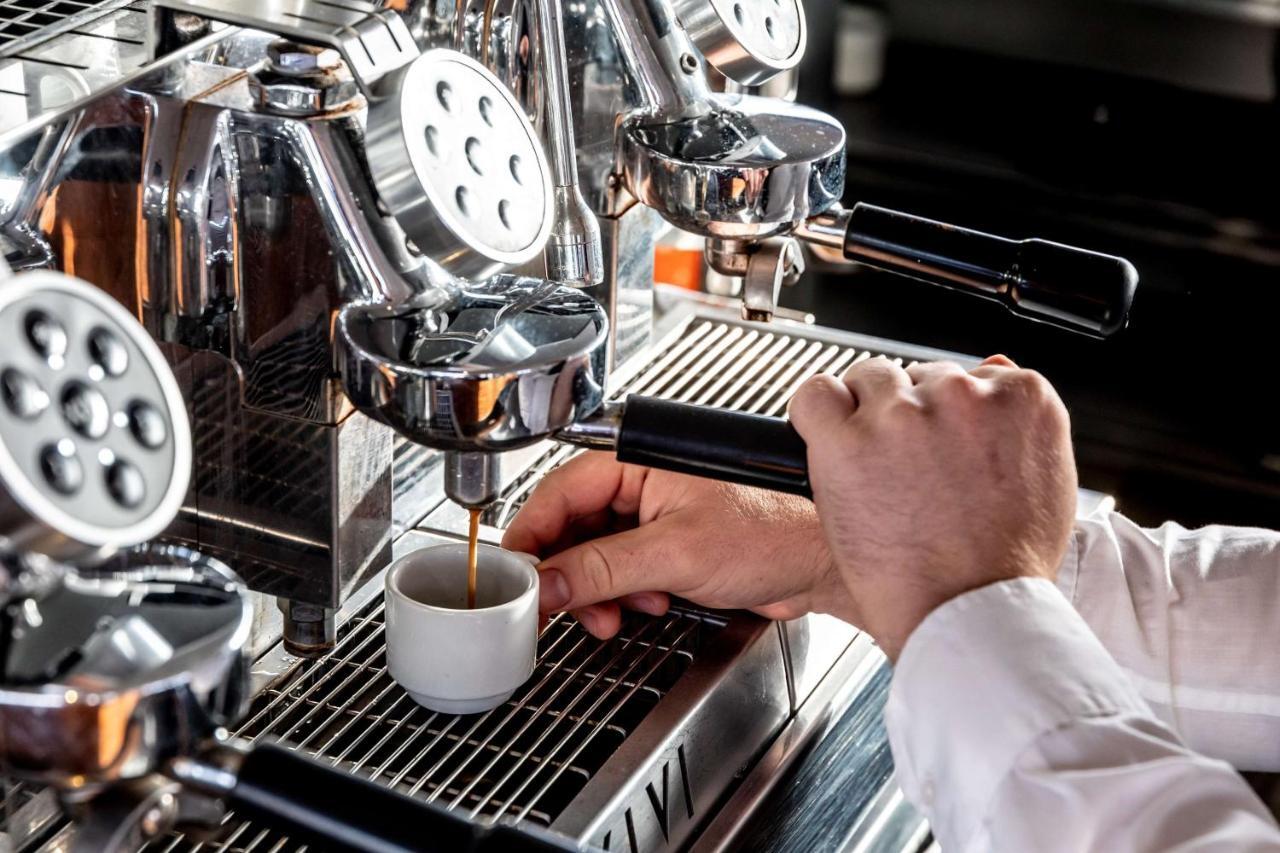Radisson Blu Es. Hotel, Roma Εξωτερικό φωτογραφία Espresso machine