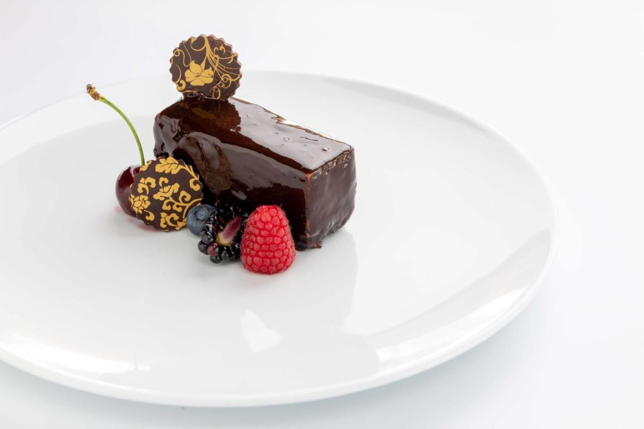 Radisson Blu Es. Hotel, Roma Εξωτερικό φωτογραφία A chocolate dessert