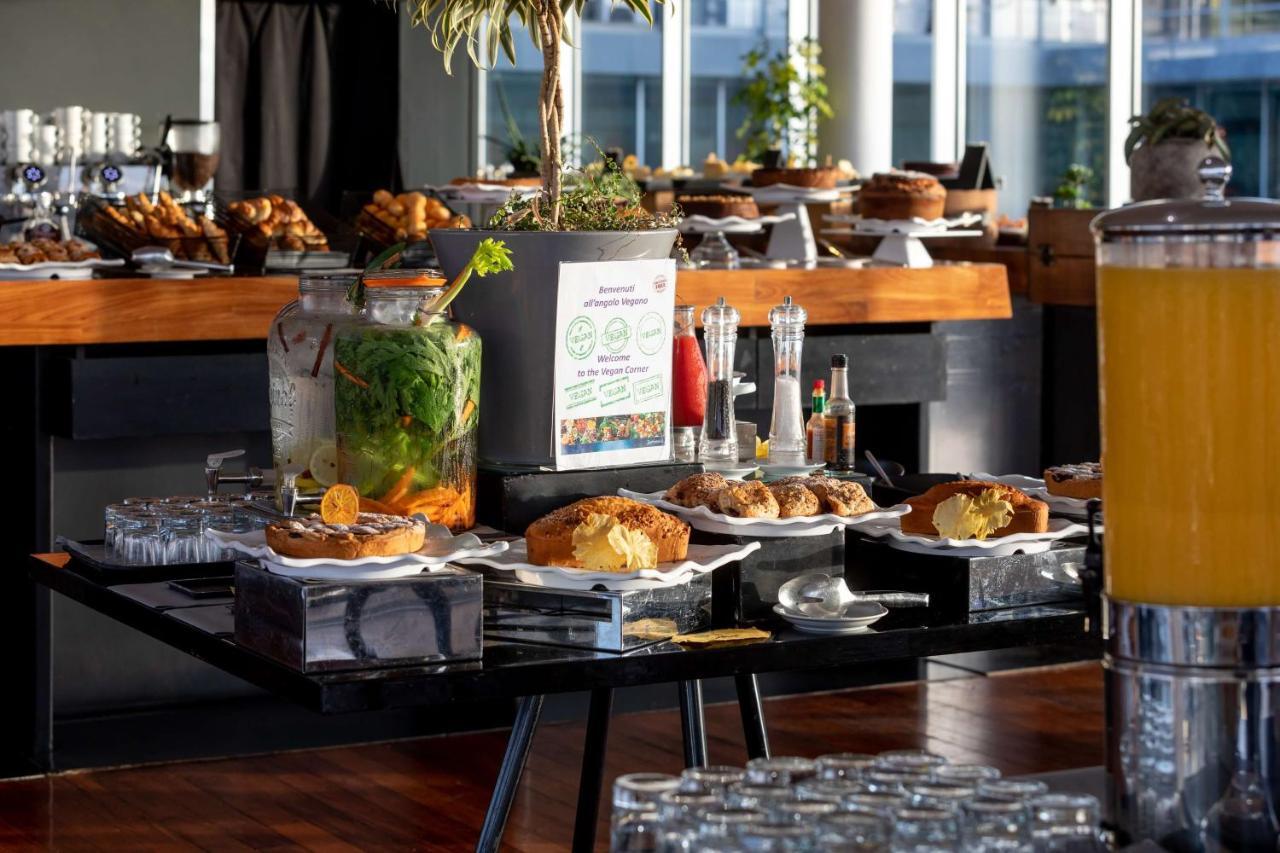 Radisson Blu Es. Hotel, Roma Εξωτερικό φωτογραφία A buffet at a hotel