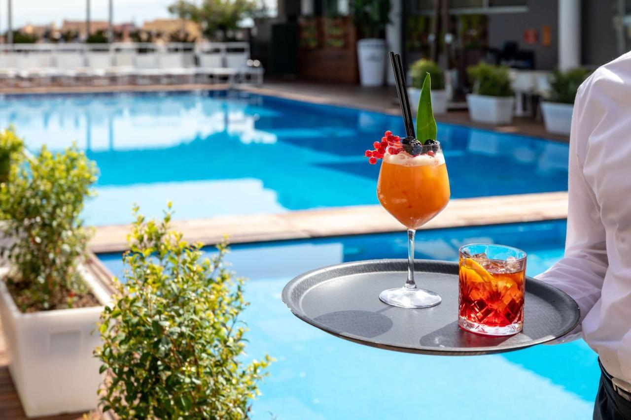 Radisson Blu Es. Hotel, Roma Εξωτερικό φωτογραφία Pool at the hotel