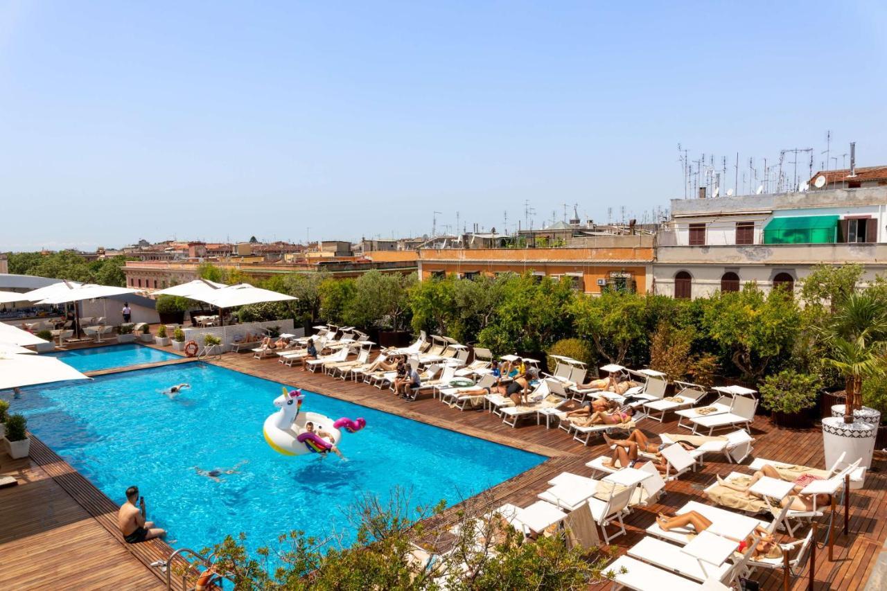 Radisson Blu Es. Hotel, Roma Εξωτερικό φωτογραφία The pool at the Hotel W Rome