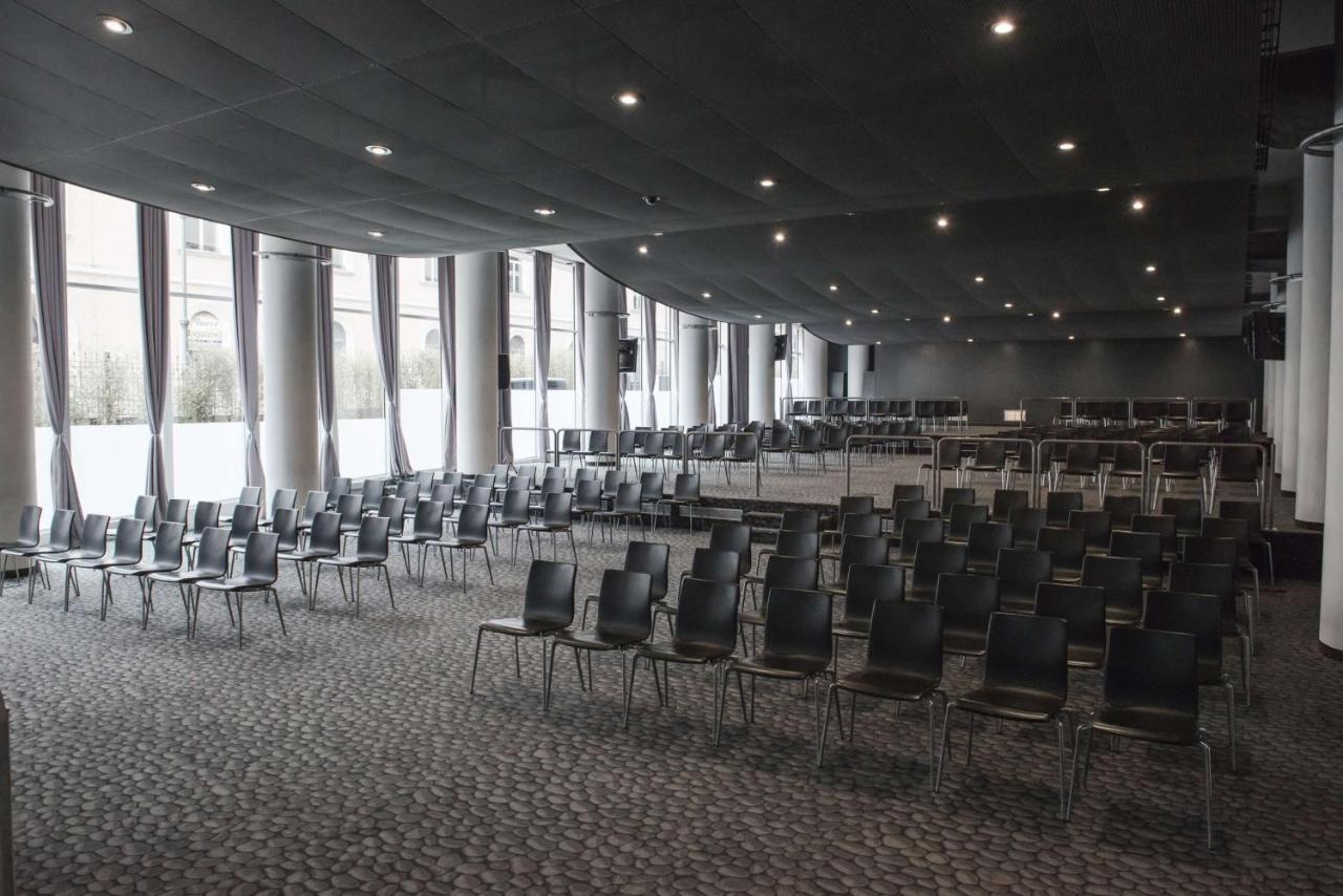 Radisson Blu Es. Hotel, Roma Εξωτερικό φωτογραφία The interior of the library