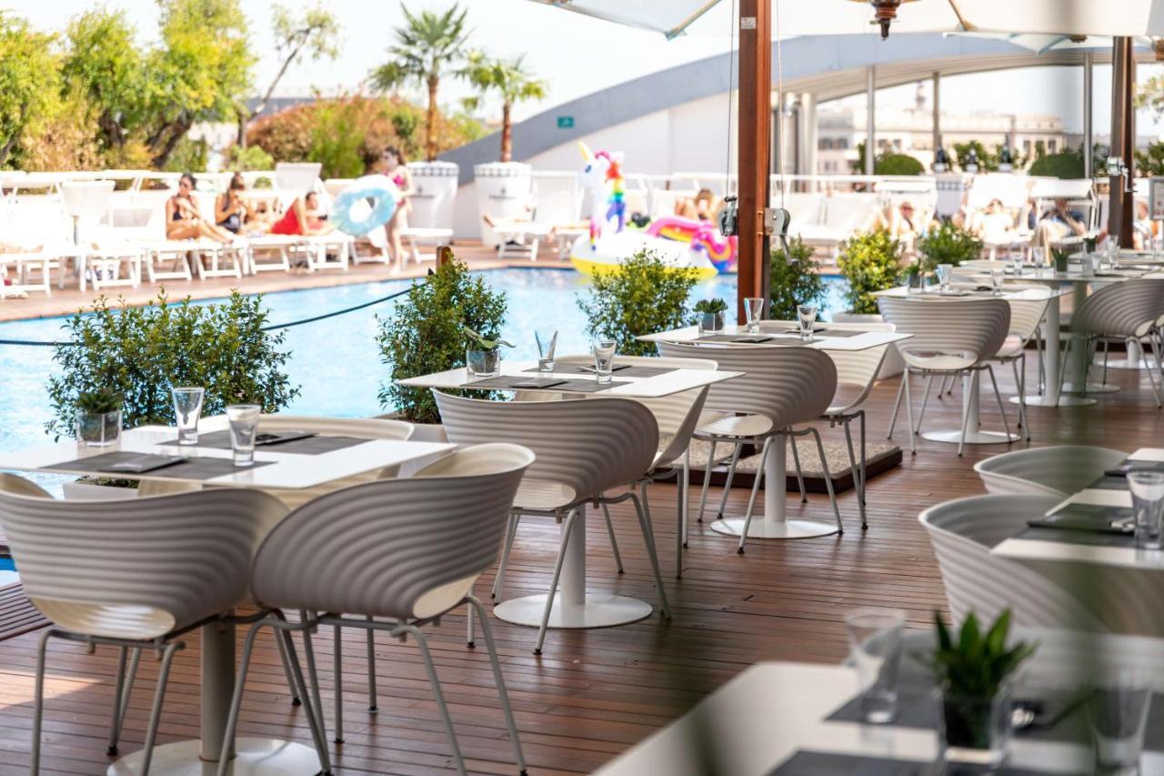 Radisson Blu Es. Hotel, Roma Εξωτερικό φωτογραφία The pool at the hotel